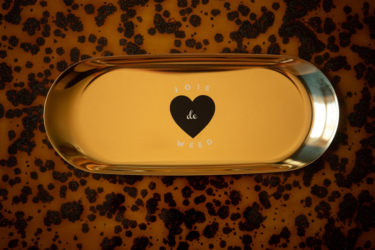 Joie de Weed travel tray close up. The perfect tray to take on the go. 